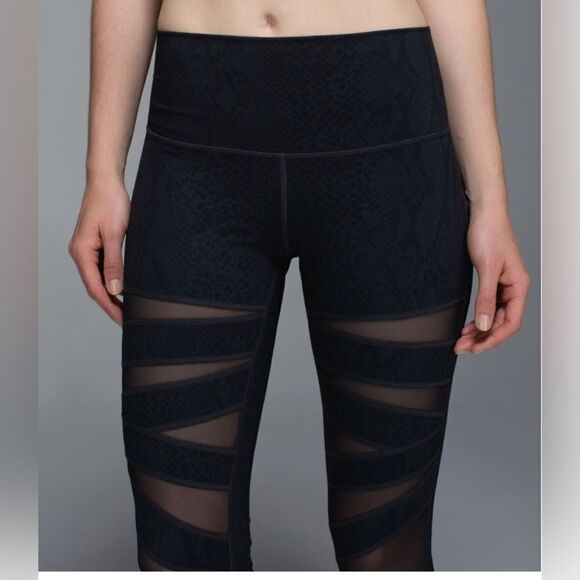 Lululemon High Times Tech Mesh - Picture 5 of 5